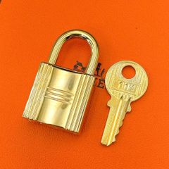 HERMESエルメス カデナ107番ゴールド24Kメッキ 鍵付き 南京錠 - メルカリ