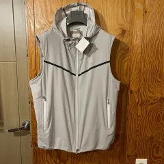 ブルネロクチネリ ベスト 新品 出品のサムネイル