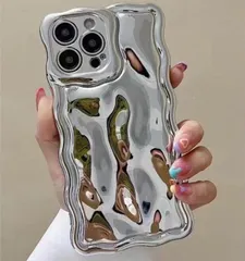 アイフォン14用ケース メタルうねうねケース 可愛い かわいい ケース カバー シルバー 銀色 うねうね ストラップホール メタル シンプル おしゃれ ソフト なみなみ 凸凹 でこぼこ インスタ映え 韓国 くねくね アイホンケース アイフォンケース キラキラのサムネイル
