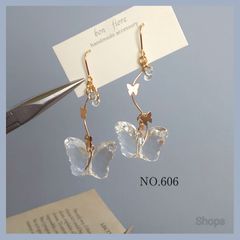 NEW☆ 蝶々 クリア 揺れる ハンドメイド ピアス イヤリング NO.609