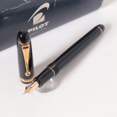 PILOT 万年筆 カスタム74 黒 M(中字) - メルカリ