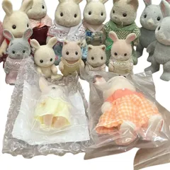 【長】シルバニアファミリー 17体セット♪ 未使用品・洋服付きあり ショコラウサギ みるくウサギ わたウサギ シマネコ お母さん お父さん 男の子 女の子 赤ちゃん お人形 ジャンク人形 現状品【1375～1518HK】F25