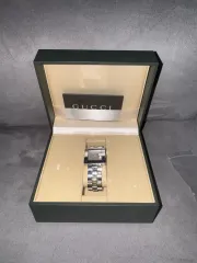 GUCCI グッチ G スクエア シルバー メタル ウォッチのサムネイル