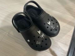 Crocs 厚底 サボサンダル ブラック Crocs 厚底 サボサンダル ブラック ボア付き - メルカリ