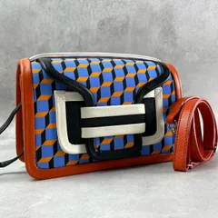 定価119,900円✨PIERRE HARDY ピエールアルディ アルファ 2wayショルダーバッグ カメラバッグ マルチカラー フラップ 斜め掛け クロスショルダー レザー キューブモチーフのサムネイル