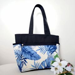 アフリカ布　Dカン付き　サイドポケット　肩掛けトートバッグ　ハンドメイド アフリカ布 Dカン付き サイドポケット 肩掛けトートバッグ
