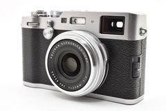 FUJIFILM X100T 充電器付き (シャッター回数700) - メルカリ