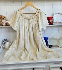 新品麻100% ボタニカル刺繍 半袖 ベージュ膝丈ワンピース、チュニック 新品麻100% ボタニカル刺繍 半袖 ベージュ膝丈ワンピース、チュニック