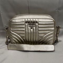プラダ ダイアグラム カメラバッグ ショルダーバッグ レザー シルバー 