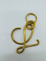 美品】LOEWE/ロエベ ロゴ シグネチャーチャーム - メルカリ