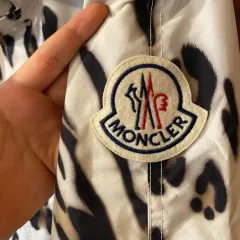 MONCLER ジニ(JINNI) BIGワッペン アニマル トレンチコートのサムネイル