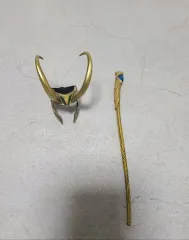 ホットトイズ 1/6 ロキ ヘルメット + セプター (ロッド)のサムネイル