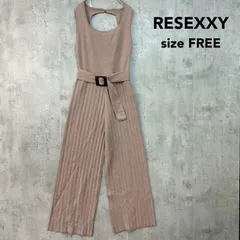 RESEXXY リゼクシー F ベージュ バックオープンニットコンビネゾン オールインワン サロペット ロンパース ノースリーブ ワイドパンツ リブニット ベルト付き 背中あき レザータッチバックル 152110301501-01 ★ ■◆のサムネイル