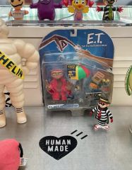 E.T. 等身大 ぬいぐるみ トイザらス 限定品 ☆110cmと30cm - メルカリ