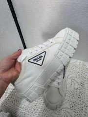 PRADA レザースニーカー 白 定価181500円 6 1/2 25.5cm - メルカリ