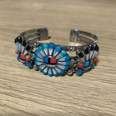 ズニ族 サンフェイス バングル インレイ - メルカリ