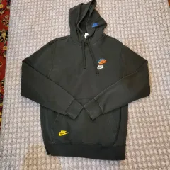 ナイキ WHO Tシャツ ブラック Mのサムネイル