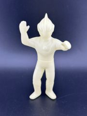 【中古品】ブルマァク　ソフビ　ニセウルトラマン　蓄光　入手困難　フィギュア 中古品】ブルマァク ソフビ ニセウルトラマン 蓄光 入手困難 - メルカリ