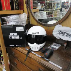中古美品  SIMPSON  HELMETS　ヘルメット　MODEL30　57㎝　ホワイト　エキスパート藤沢辻堂店のサムネイル