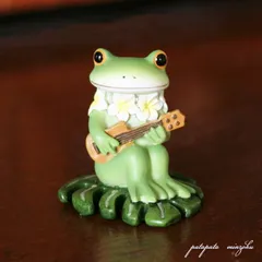 コポー  Copeau  オブジェ 置物  プルメリアとウクレレ   ミニチュア ダイカイ  ディスプレイ カエル 小物 雑貨　ウクレレ  パタパタ民族のサムネイル