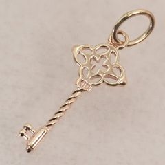 agete K10 ダイヤモンド0.03ct キーモチーフ ハート チャーム 鍵