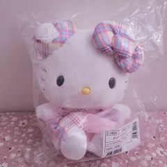 新品未使用】キティ ドレスタータン デザイン BOX入り ぬいぐるみ