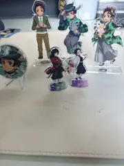 鬼滅の刃 竈門 炭治郎 アクリルスタンド 缶バッジ