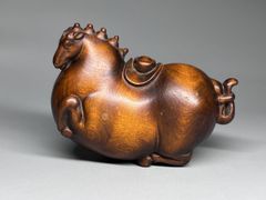 古美術 根付け 瑞獣 木製 黄楊木 拓植 細工彫 縁起物 貔貅 財運開運金
