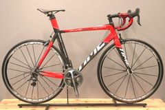 WIAWIS カーボンピストバイク アルミハンドル 完成車」WIAWIS カーボンピストバイク アルミハンドル - メルカリ