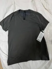 ルルレモン メタル ベント テック ショートスリーブ 半袖Tシャツ mのサムネイル