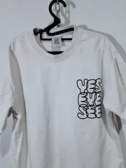 YESSEESEE グラフィック 半袖T 白のサムネイル
