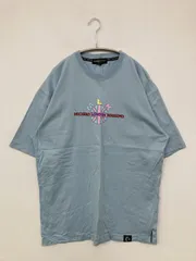 MICHIKO LONDON ミチコロンドン Tシャツ/カットソー L スカイブルー 前面プリント バックプリント ブランドロゴ ミドル丈 半袖 クルーネック(丸首) メンズ レディースのサムネイル