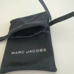 <新品> マークジェイコブス サングラス ポーチのサムネイル
