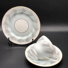 イギリス製 エインズレイ ムーンライトローズ 蓋付き深皿　チューリーン　希少品 イギリス製 エインズレイ ムーンライトローズ 蓋付き深皿 チューリーン