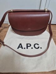 A.P.C. アーペーセー Geneve ジュネーブ チャコールグレー - メルカリ