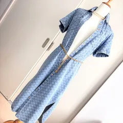 MICHAEL KORS マイケルコース MK総柄 デニム ロング ワンピース S 煌めくゴールドのチェーンベルトと金ボタンがアクセント。ご自宅で洗える、春夏のお出かけにぴったりな主役級ドレスです。cotton100%のサムネイル
