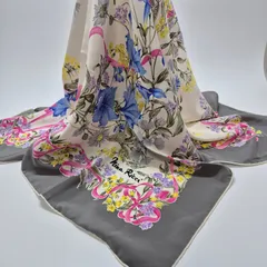 【used品】超美品！NINA RICCI レディーススカーフ シルク100% MADE IN ITALY