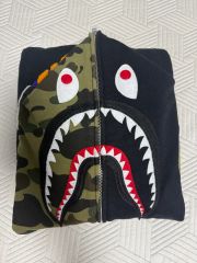 A BATHNG APE シャークパーカー 新品 未使用品 いいねは不用ですよ 