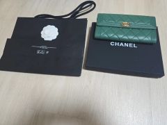CHANEL♥ボーイシャネル✨ジップタイプ♥黒✨コンパクト長財布♥超美品 