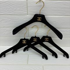 Chanel ハンガー 5本セット - メルカリ