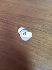 Beats Studio Buds ホワイト 左耳のみのサムネイル