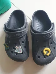 Crocs 2点、長靴、スニーカー まとめですのサムネイル