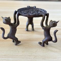 希少 真鍮製 猫の給仕頭 置物 2体セット 27cm お皿持ち ブロンズ像 希少 真鍮製 猫の給仕頭 置物 2体セット 27cm お皿持ち ブロンズ像
