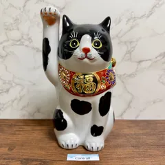 【九谷焼】7号 招き猫 黒ブチ ハチワレ 23cm 縁起物 置物 右手 金運招福 Maneki Neko Lucky Cat Kutani Ware Bicolor Blackのサムネイル