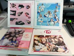 TWICE】 クリスマス限定盤 初期アルバム3枚セット トレカ大量 - メルカリ