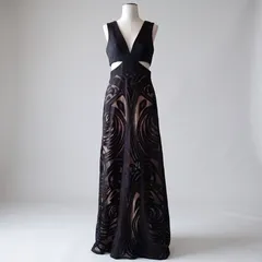 BCBGMAXAZRIA カットアウトデザイン グラフィックレース ロングドレス ワンピース ブラック 黒 2のサムネイル
