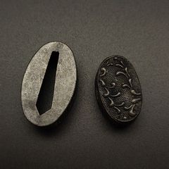 刀装具　波龍図小柄　無銘脇後藤　裏ふくみ金　保存刀装具鑑定書　箱付 刀装具 波龍図小柄 無銘脇後藤 裏ふくみ金 保存刀装具鑑定書 箱付