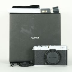シャッターカウント極少504 FUJIFILM X-E4 BKボディ 美品 | シャッター数3,637回] FUJIFILM X-E4 [ボディ ブラック