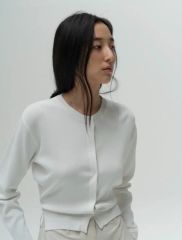 YONFA クーコーVネックルーズカーディガン milk - メルカリ
