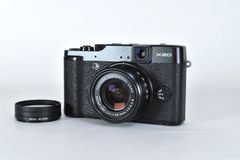 FUJIFILM X30 シルバー 動作確認済み 純正バッテリー コンデジ 美品